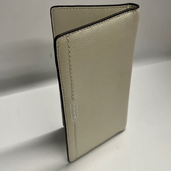 Coach Smooth Polished Pebbled Cream Metallic Leather Checkbook Wallet Cover - Picture 7 of 9